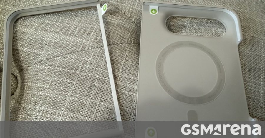 Silikonový kryt iPhone Duo od Applu vyžaduje lepidlo