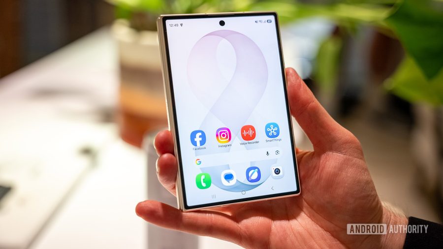 Galaxy Z Fold 8 si pamatuje orientaci každé obrazovky