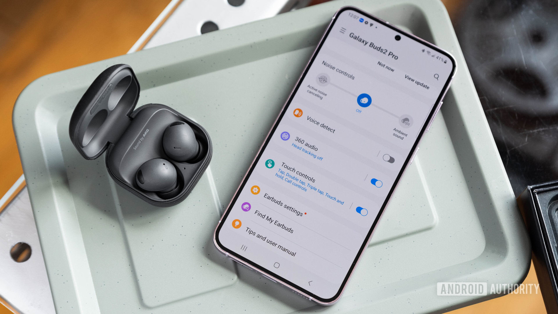 RegiStar chyba skrývá Galaxy Buds ovládání. Samsung připravuje opravu v One UI 9