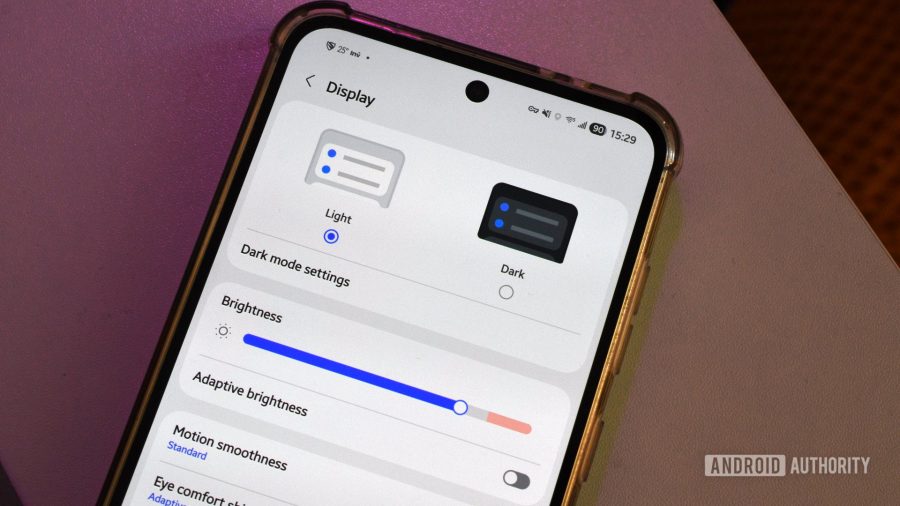 Samsung chystá tmavé ikony pro One UI 9.5