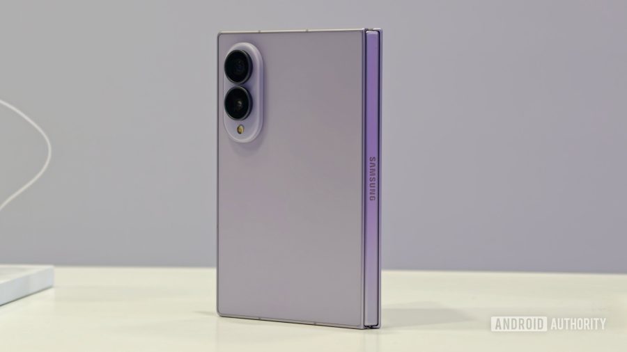 Google prodává Galaxy z fold 8 se slevou přes play store